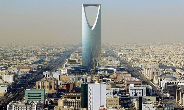 سعودي عربستان پر خپل ملي اقتصاد درې ترېلېونه امريکايي ډالر پانګونه کوي 